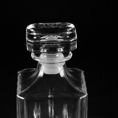 火速 生产水晶洋酒白酒玻璃瓶 创意喷色加工工艺瓶 可按样瓶定制