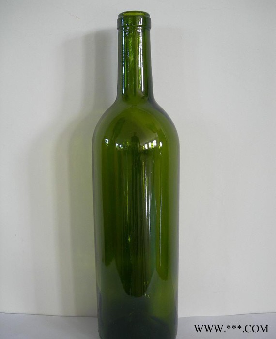 我公司研发各型号高白料玻璃瓶 白酒瓶，劲酒瓶，药酒瓶