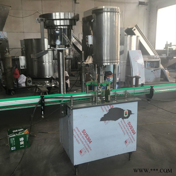 白酒瓶全自动锁盖机金属盖自动上盖封盖机 橄榄油金属铝盖全自动上盖封盖设备图4