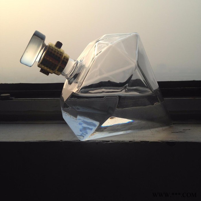 河间华企钻石酒瓶玻璃瓶手工艺玻璃酒瓶创意白酒瓶吹制异形玻璃酒瓶图8