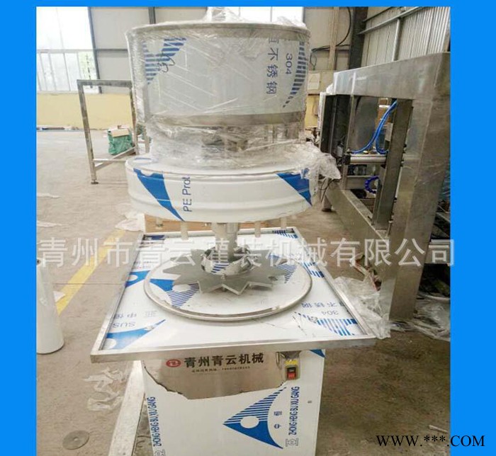 直销定制 半自动灌装机 白酒灌装机 小型液体罐装机图3