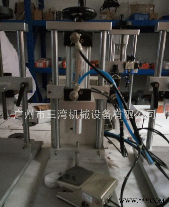 广州直销多功能香水轧盖机 白酒朔料盖锁口机 香水瓶封口机图3