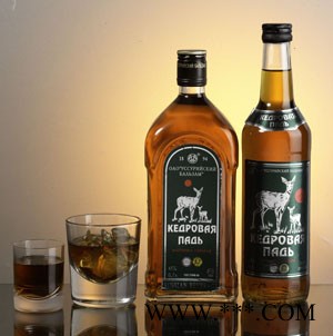 俄罗斯雪松甘露酒图1