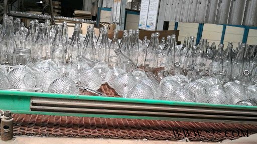 徐州出口玻璃瓶厂家，供应玻璃白酒瓶配套瓶盖图3