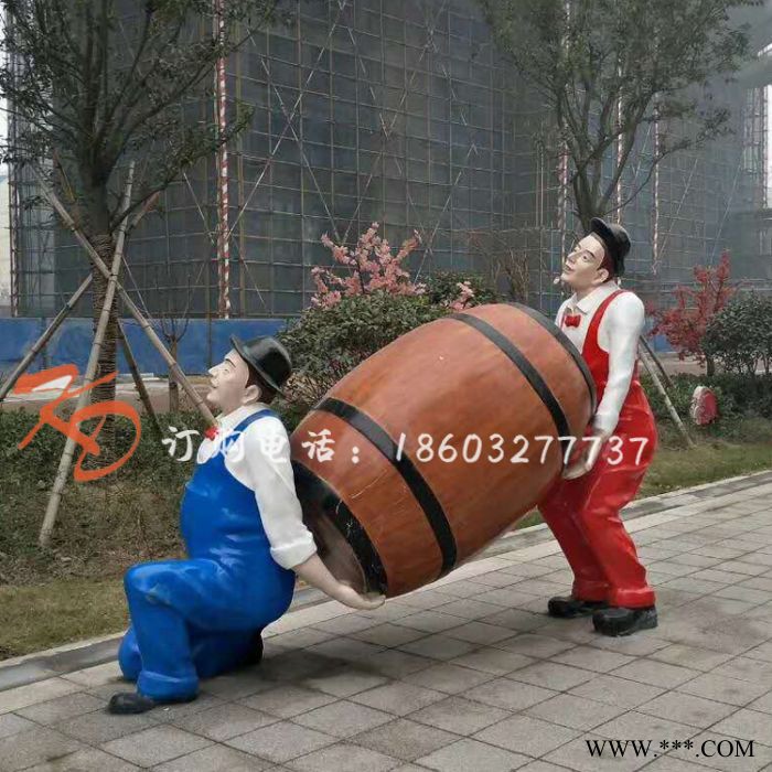 康大雕塑 玻璃钢仿铜人物 喝啤酒酒桶雕塑图5