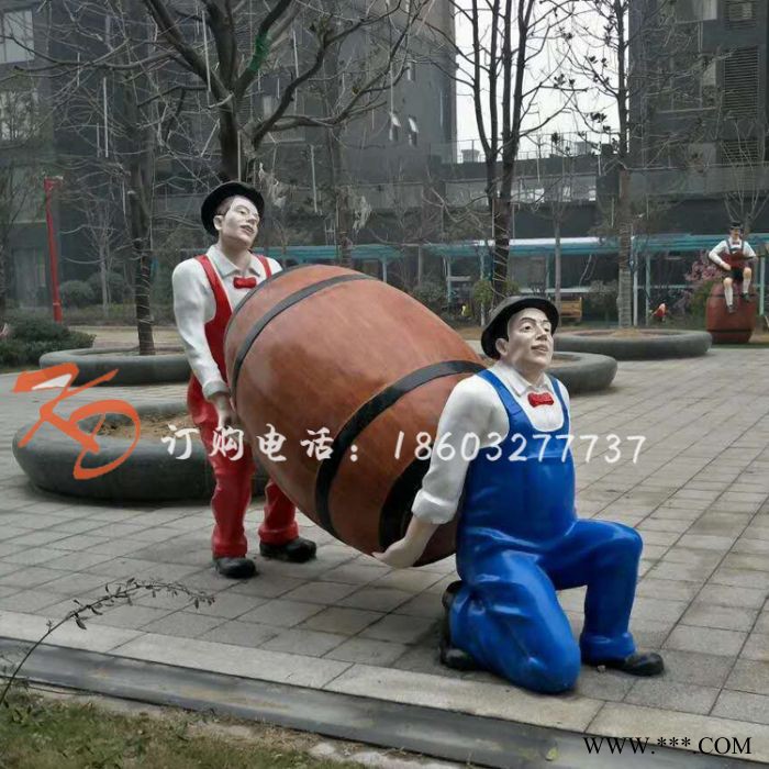 康大雕塑 玻璃钢仿铜人物 喝啤酒酒桶雕塑图4