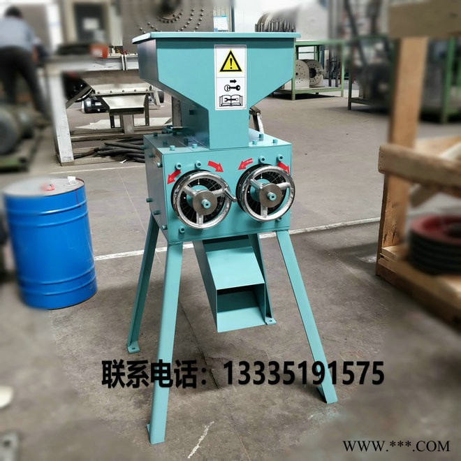 啤酒设备,小型啤酒麦芽粉碎机,麦芽粉碎机批发图3