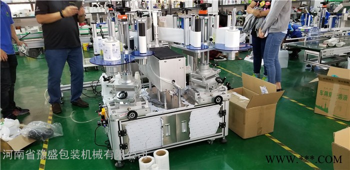 红酒果汁扁瓶圆瓶贴标 润滑油双面贴标机 半自动弧面贴标机图4