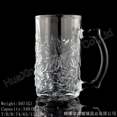 现代工艺艺术葡萄玻璃浮雕啤酒把杯 时尚创意玻璃扎啤杯酒吧专用