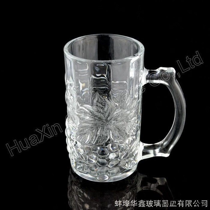 现代工艺艺术葡萄玻璃浮雕啤酒把杯 时尚创意玻璃扎啤杯酒吧专用图2