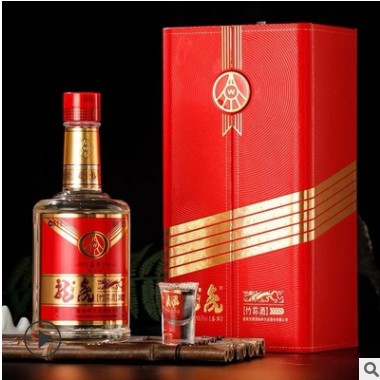 天赋鸿运浓香型白酒 礼盒装52度优质竹荪酒 批发一件代发名牌白酒图2
