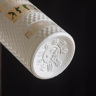 贵州茅台镇东泰酒业帝中海高尔夫会员酒