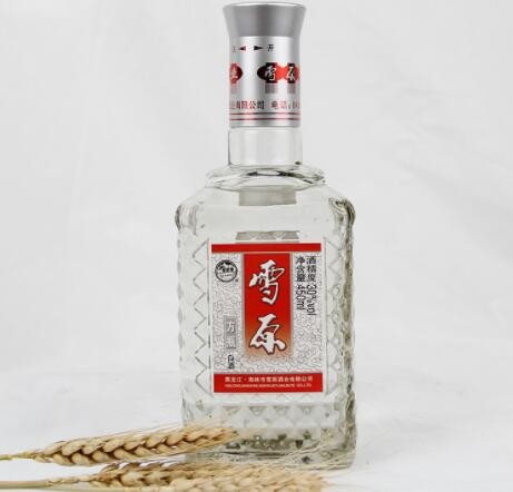 批发雪原白酒 三十度 雪原方瓶12瓶装30度雪酒业青岛物流发货图1