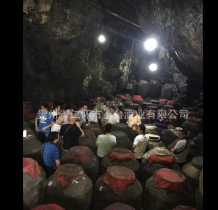 上台洞藏酒封坛53度酱香型1000斤传统工艺酿造溶洞酒库储藏五年图1