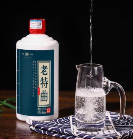 试饮52度浓香型白酒不老潭老特曲粮食酒500ml 瓶装高粱酒批发图2