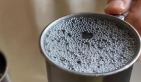 提醒中年男性：不管有钱没钱，这2种白酒不要碰，酒厂员工都不喝