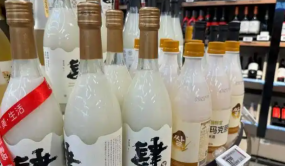 年轻人酒水消费新趋势：多元化与个性化并存